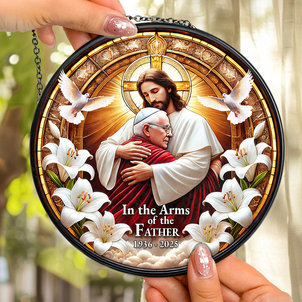In The Arms Of The Father - Pope Francis Stained Glass Ornament 07hudt220425-Homacus