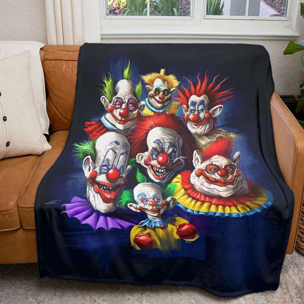 Clown In The Shadows Blanket - Gifts For Horror Fans 51laxx180725-Homacus
